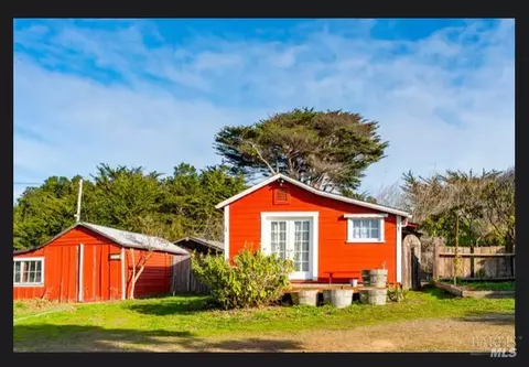 15301 Caspar Rd, Caspar, CA 95420