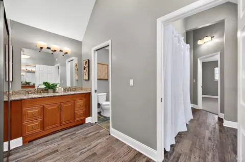 Entry Way - 195 E B St, Benicia, CA 94510 photo 6 of 6