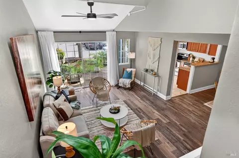 Living - 195 E B St, Benicia, CA 94510 photo 2 of 5