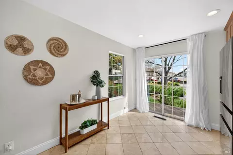 Entry Way - 195 E B St, Benicia, CA 94510 photo 1 of 6