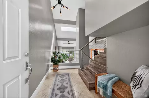 Entry Way - 195 E B St, Benicia, CA 94510 photo 2 of 6