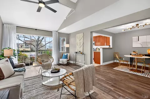 Living - 195 E B St, Benicia, CA 94510 photo 4 of 5