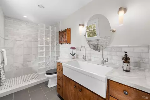Bath - 405 Cold Springs Rd, Angwin, CA 94508 photo 3 of 6