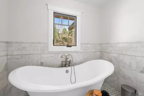 Bath - 405 Cold Springs Rd, Angwin, CA 94508 photo 5 of 6