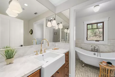 Bath - 405 Cold Springs Rd, Angwin, CA 94508 photo 4 of 6