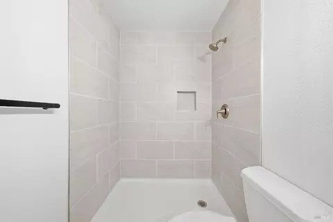Bath - 850 E Cotati Ave #11, Cotati, CA 94931 photo 4 of 4