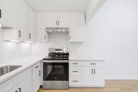 Kitchen - 850 E Cotati Ave #11, Cotati, CA 94931 photo 6 of 7