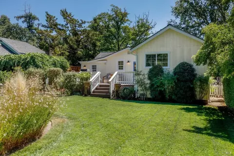 121 Laurel Ave, Kenwood, CA 95452