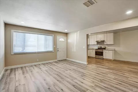 452 Wilshire Ave, Vallejo, CA 94591 photo 4