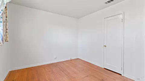 Bedroom - 324 Hamilton Dr, Fairfield, CA 94533 photo 4 of 7