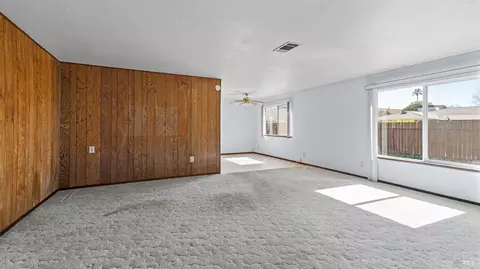 Living - 324 Hamilton Dr, Fairfield, CA 94533 photo 1 of 4