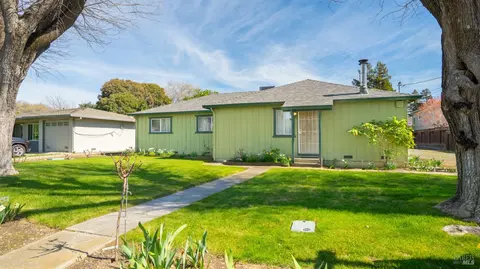 Exterior - 324 Hamilton Dr, Fairfield, CA 94533 photo 2 of 10