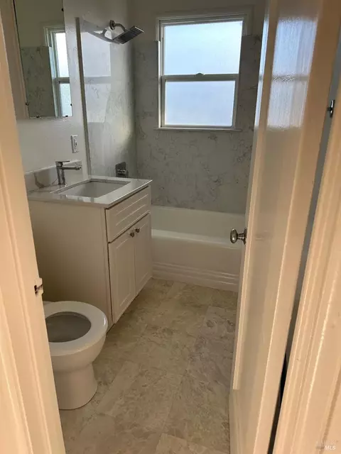 Bath - 937 Pacific Ave, Fairfield, CA 94533 photo 6 of 6