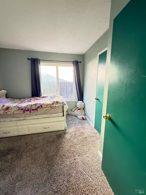 Bedroom - 937 Pacific Ave, Fairfield, CA 94533 photo 1 of 9