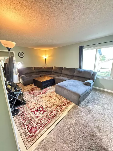 Living - 937 Pacific Ave, Fairfield, CA 94533 photo 1 of 1
