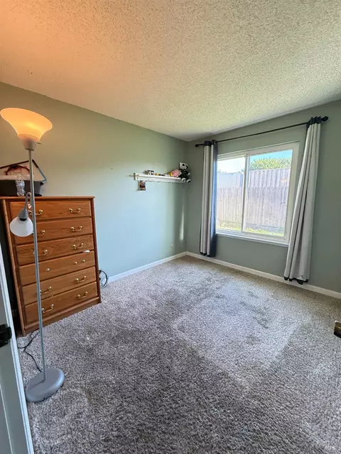 Bedroom - 937 Pacific Ave, Fairfield, CA 94533 photo 4 of 9