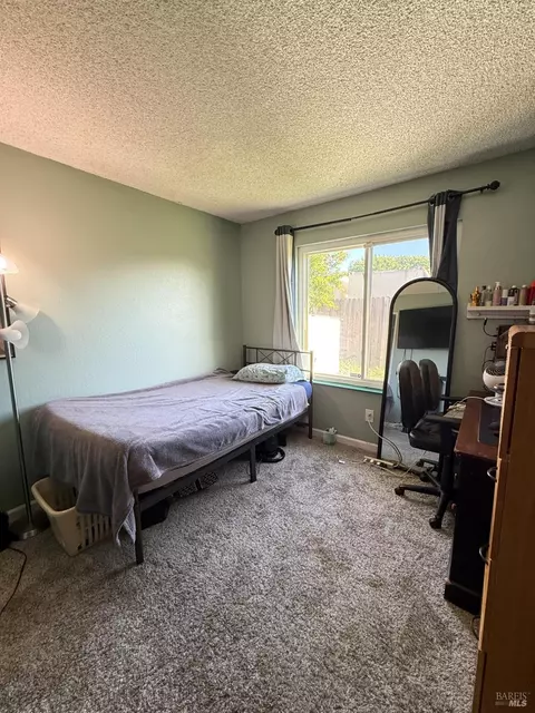 Bedroom - 937 Pacific Ave, Fairfield, CA 94533 photo 2 of 9