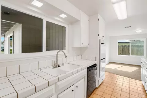 Kitchen - 1155 Mulberry Ln, Dixon, CA 95620 photo 2 of 6