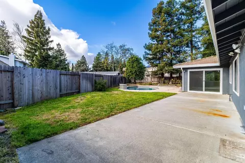 Exterior - 1155 Mulberry Ln, Dixon, CA 95620 photo 9 of 35