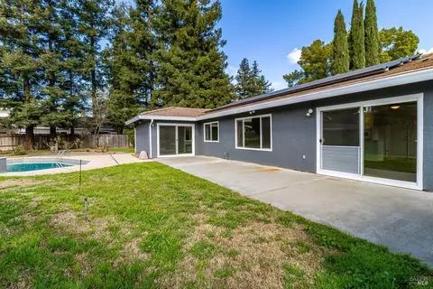 Exterior - 1155 Mulberry Ln, Dixon, CA 95620 photo 13 of 35
