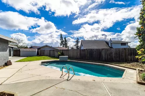 Exterior - 1155 Mulberry Ln, Dixon, CA 95620 photo 16 of 35