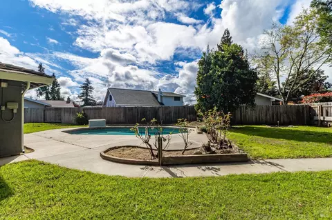 Exterior - 1155 Mulberry Ln, Dixon, CA 95620 photo 17 of 35
