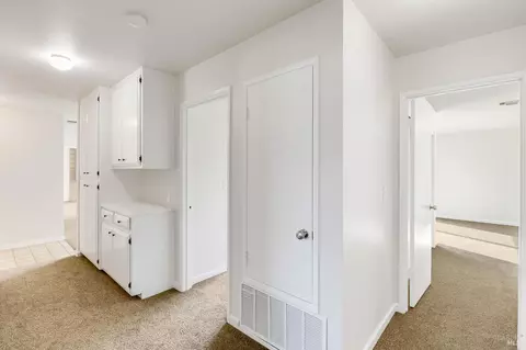 Entry Way - 1155 Mulberry Ln, Dixon, CA 95620 photo 4 of 6