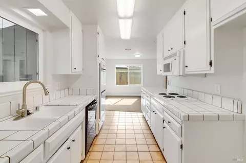 Kitchen - 1155 Mulberry Ln, Dixon, CA 95620 photo 1 of 6