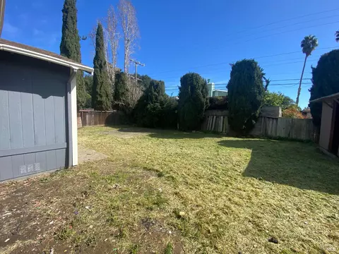 Exterior - 464 Evelyn Cir, Vallejo, CA 94589 photo 3 of 4