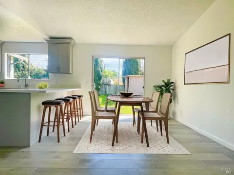 Dining - 464 Evelyn Cir, Vallejo, CA 94589 photo 2 of 2