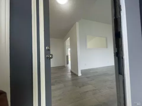 Entry Way - 464 Evelyn Cir, Vallejo, CA 94589 photo 1 of 1