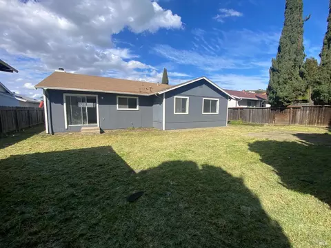 Exterior - 464 Evelyn Cir, Vallejo, CA 94589 photo 2 of 4