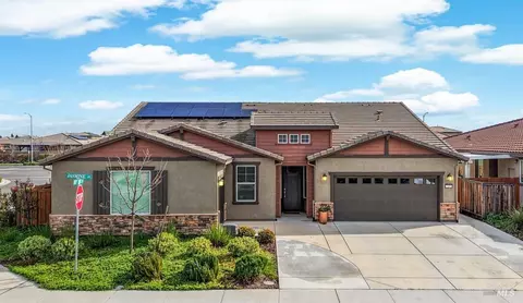745 Jasmine St, Dixon, CA 95620