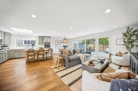 37 Spindrift Psge, Corte Madera, CA 94925