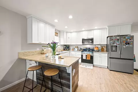 Kitchen - 610 Sierra Dr, Dixon, CA 95620 photo 2 of 4