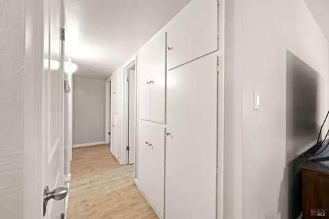 Entry Way - 610 Sierra Dr, Dixon, CA 95620 photo 4 of 4