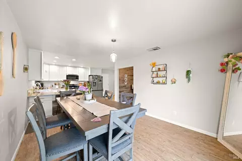 Dining - 610 Sierra Dr, Dixon, CA 95620 photo 2 of 2