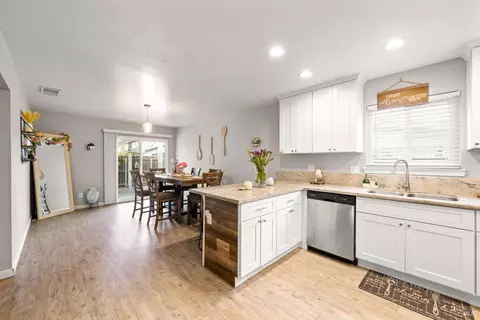 Kitchen - 610 Sierra Dr, Dixon, CA 95620 photo 3 of 4