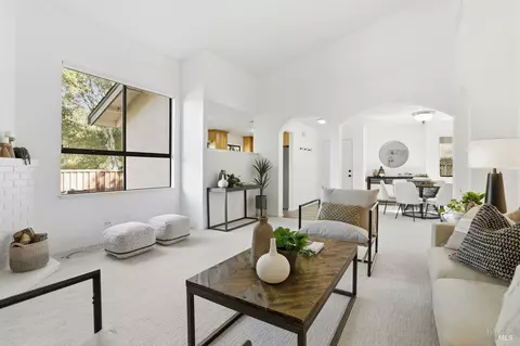 68 Village Cir, San Rafael, CA 94903