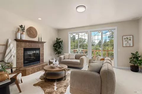 Living - 8788 Logan Pl, Cotati, CA 94931 photo 2 of 4
