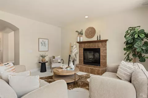 Living - 8788 Logan Pl, Cotati, CA 94931 photo 3 of 4