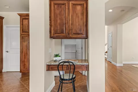 Entry Way - 8788 Logan Pl, Cotati, CA 94931 photo 6 of 11