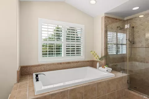 Bath - 8788 Logan Pl, Cotati, CA 94931 photo 4 of 5