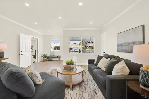 Living - 225 Gary Cir, Vallejo, CA 94591 photo 5 of 5