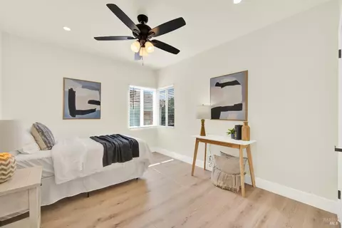 Bedroom - 225 Gary Cir, Vallejo, CA 94591 photo 5 of 8