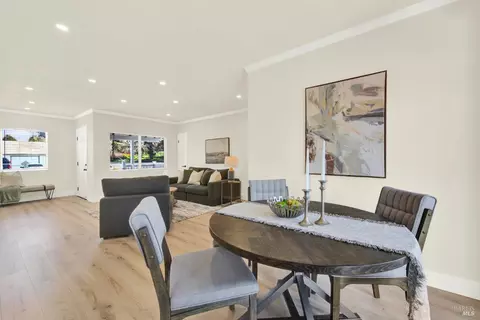 Dining - 225 Gary Cir, Vallejo, CA 94591 photo 3 of 4