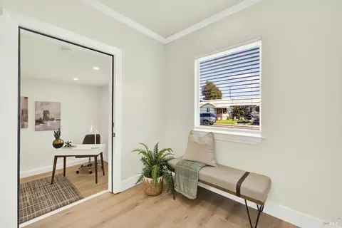 Entry Way - 225 Gary Cir, Vallejo, CA 94591 photo 4 of 5