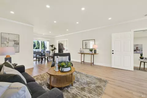 Living - 225 Gary Cir, Vallejo, CA 94591 photo 3 of 5