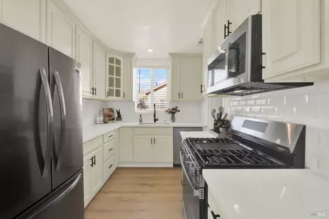 Kitchen - 225 Gary Cir, Vallejo, CA 94591 photo 2 of 7