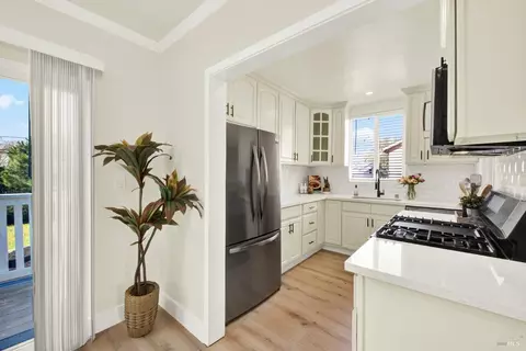 Kitchen - 225 Gary Cir, Vallejo, CA 94591 photo 1 of 7